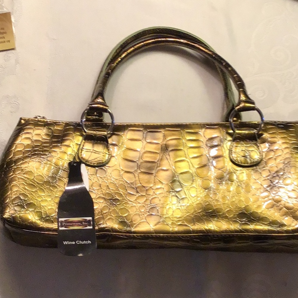Prime ware inc wine clutch